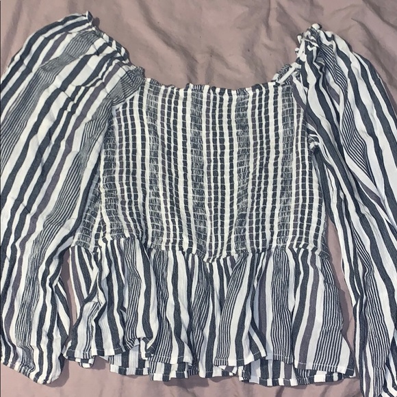 Stripped Flowy Long-sleeve Top - Picture 1 of 4